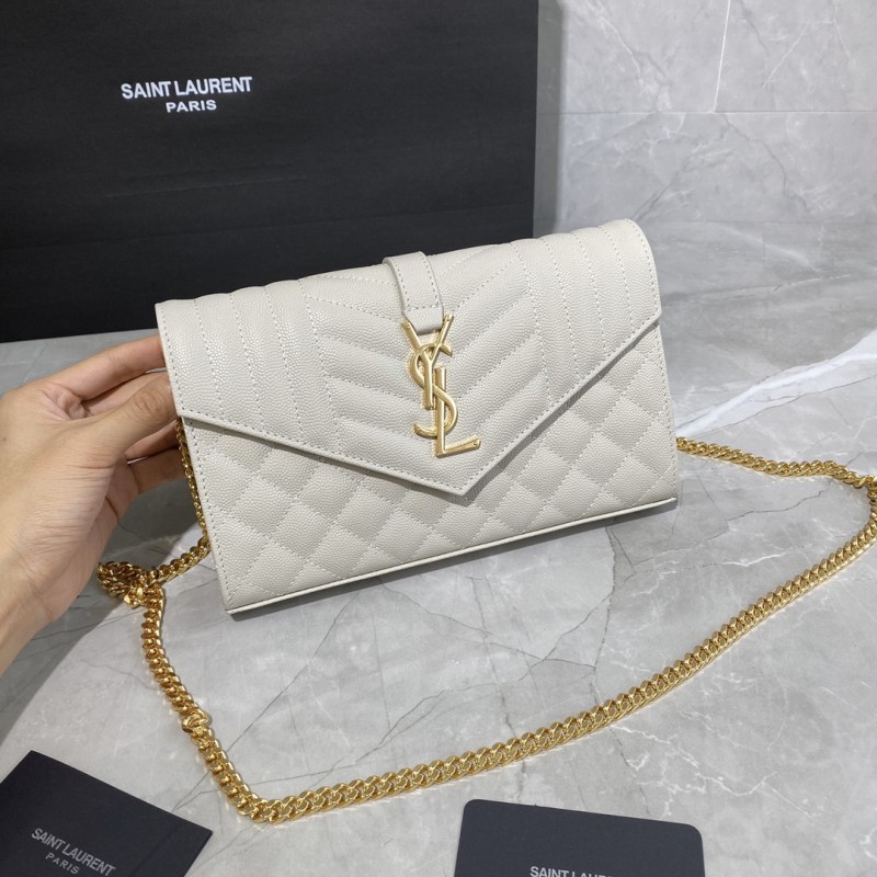 Pochette con catena cassandre in pelle mix trapuntata  620280