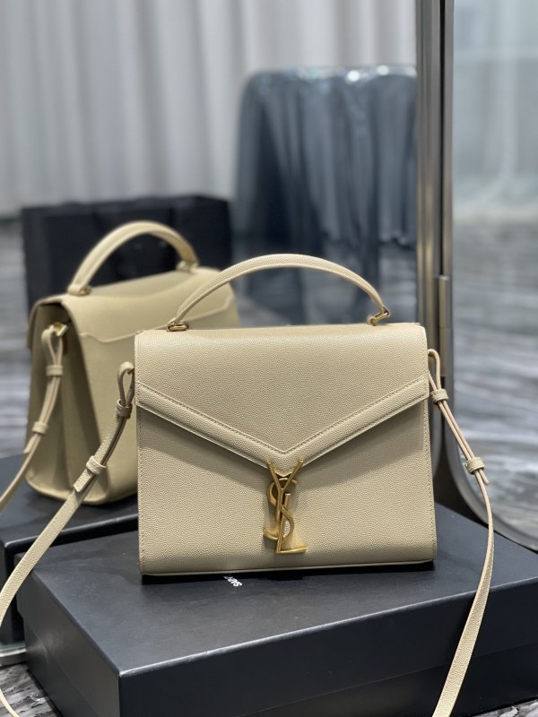 Cassandra Media  623931 - 578000 24.5×20×11.5cm