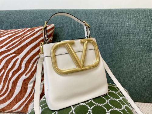 Borsa VLTN 750  20x19x12cm  1122