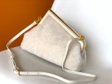Fendi First size 26x18x9.5cm