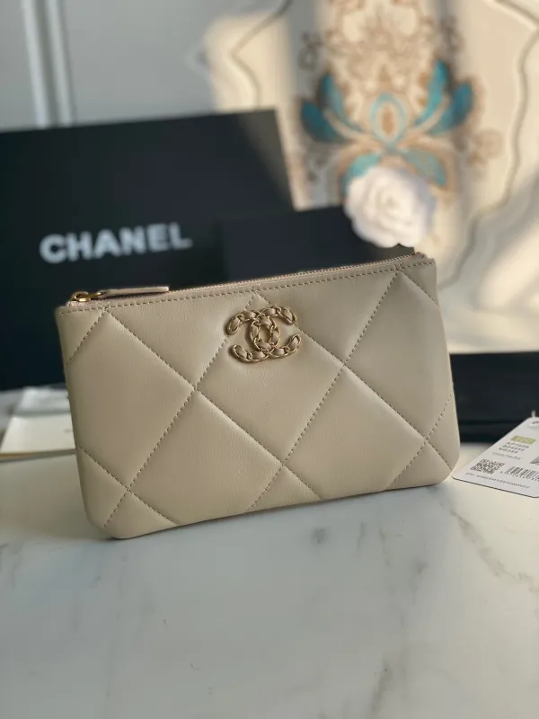 Chanel 19 20x12x1cm