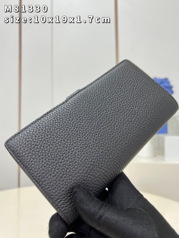 LV M81330 19x10x1.7cm