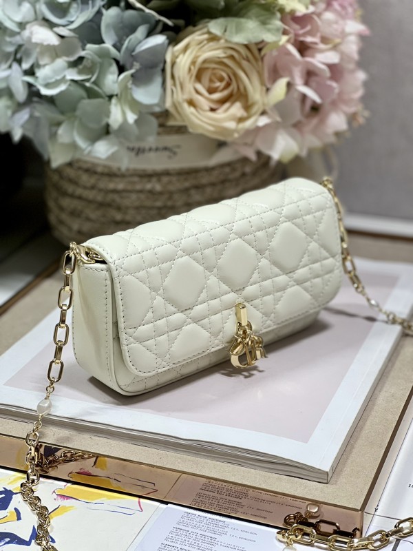 Borsa M0977 18.5 x 10 x 4cm