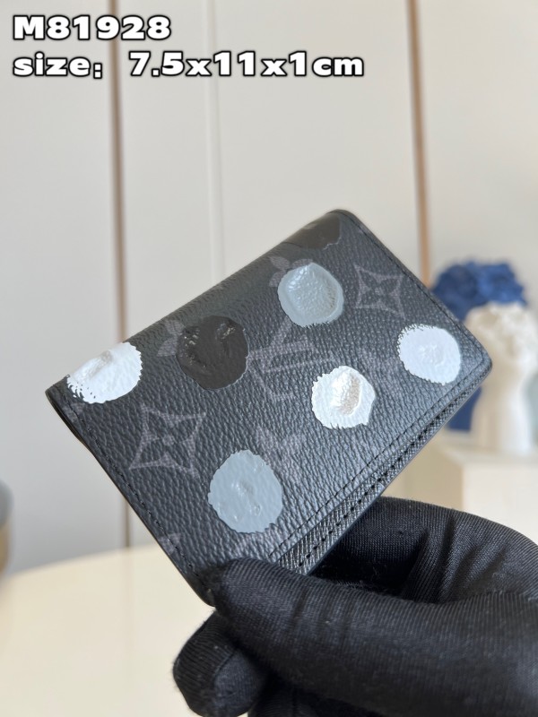 LV M81928 7.5x11x1cm