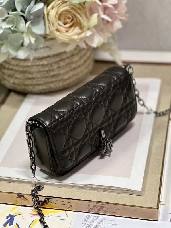 Borsa M0977 18.5 x 10 x 4cm