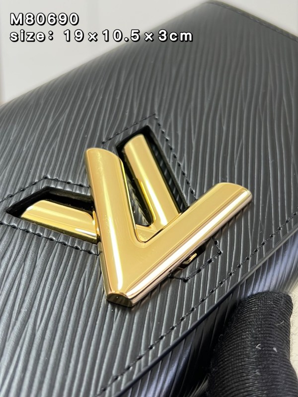 LV M80690 19x10.5x3cm