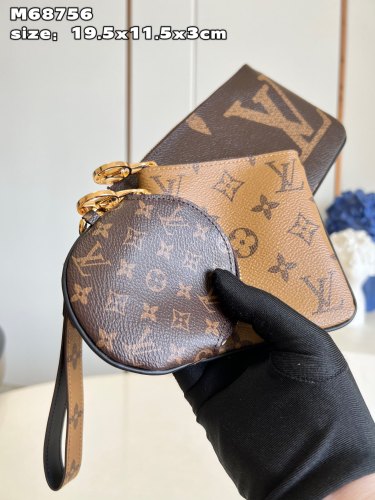 LV M68756 19.5x11.5x3