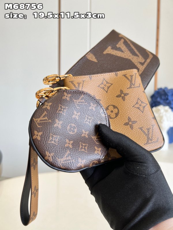 LV M68756 19.5x11.5x3