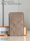 LV M82044 12x8x0.8 cm