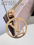 LV M82044 12x8x0.8 cm