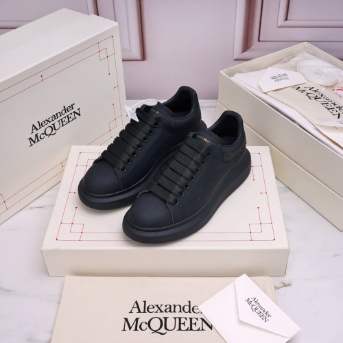 McQueen total Black unisex 35-45