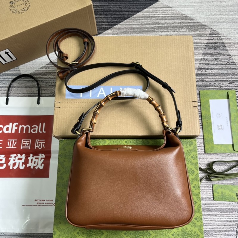 Borsa a spalla Gucci Diana misura media Modello 746124