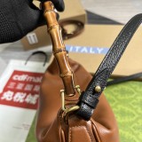 Borsa a spalla Gucci Diana misura media Modello 746124