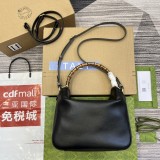 Borsa a spalla Gucci Diana misura media Modello 746124