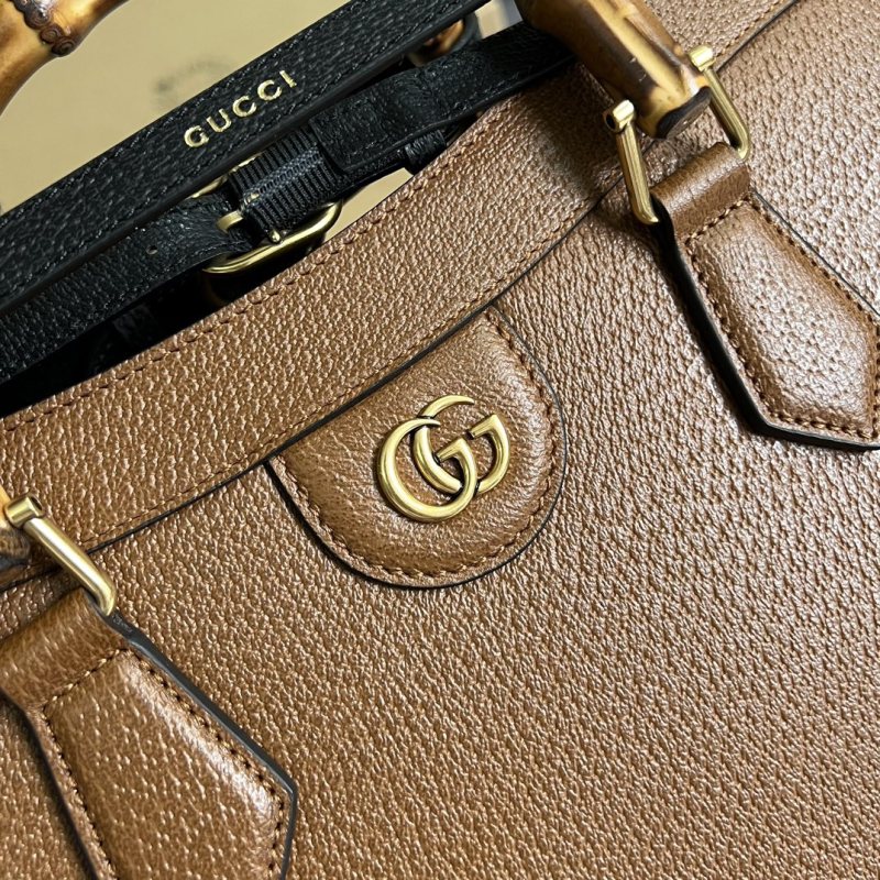 Borsa shopping Gucci Diana misura media Modello 678842