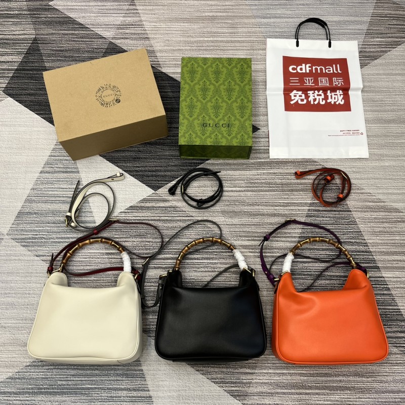 Borsa a spalla Gucci Diana misura media Modello 746124