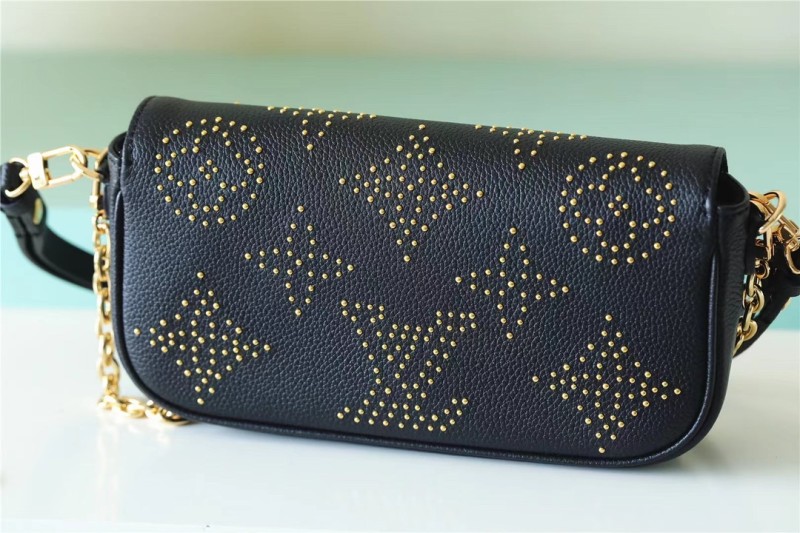 Portafoglio con catenella Ivy M82653 23.5 x 12 x 4.3 cm