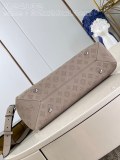Borsa Hand It All MM M24133 M24132  32 x 29 x 13 cm