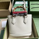 Borsa shopping Gucci Diana misura piccola Modello 750396