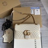 Borsa a spalla GG Marmont matelassé misura media Modello 443496