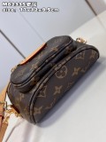 Mini Bumbag M82335 17 x 12 x 9.5 cm
