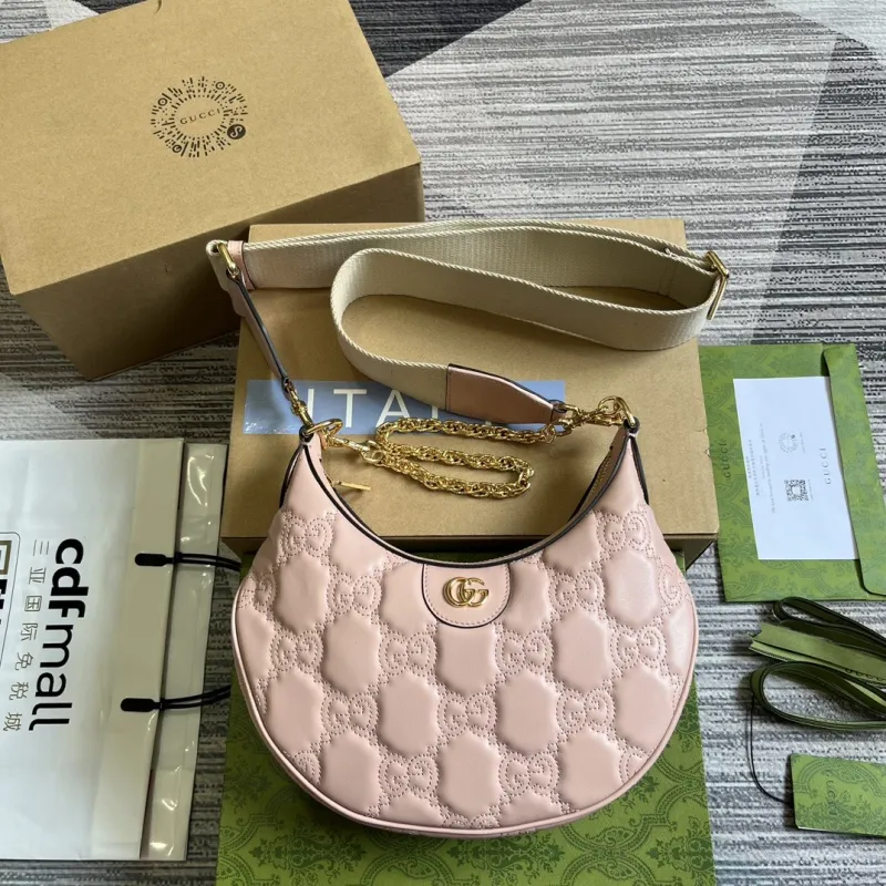 Borsa a spalla in pelle matelassé con GG misura piccola Modello 739709