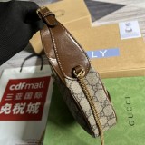 Mini borsa a mezzaluna GG Modello 726843