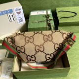 Marsupio in tessuto jumbo GG Modello 696031