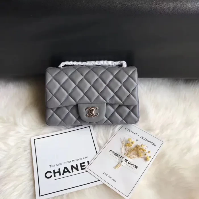 CC Classic Flap bag Lambskin 20cm
