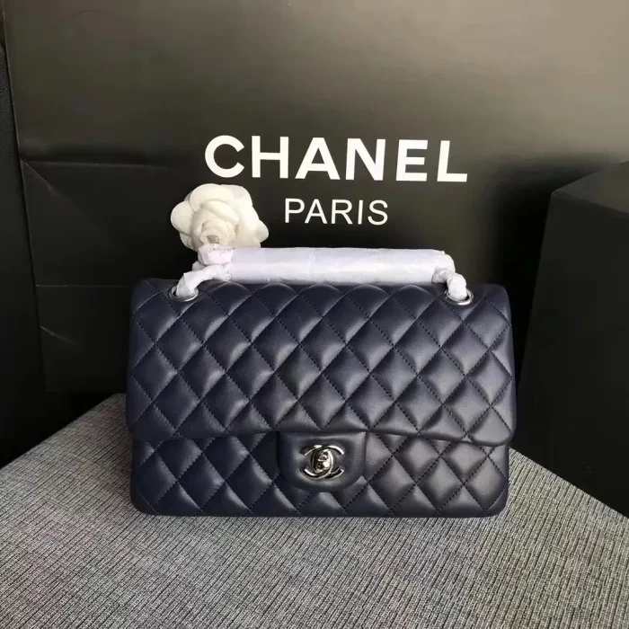 Borsa Media Chanel in pelle Liscia -  Flap Bag Quilted Lambskin  25cm