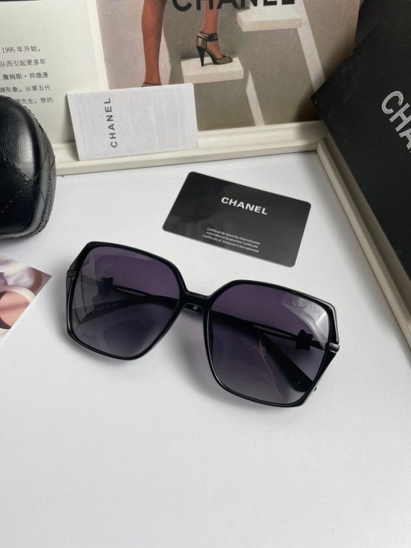 Occhiali Chanel P100