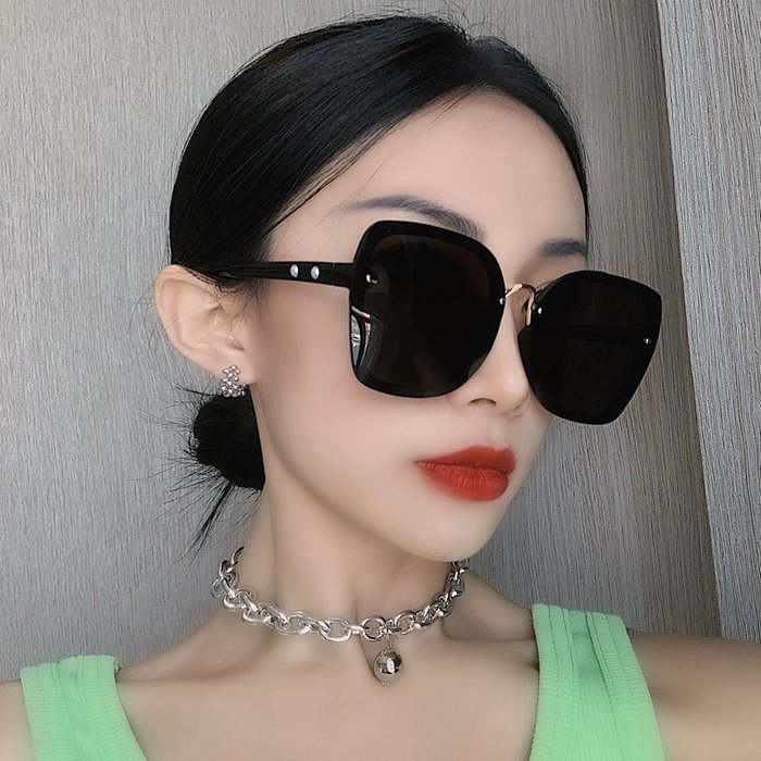 Occhiali Chanel P100