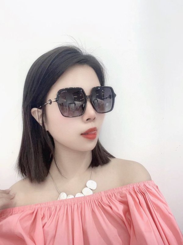 Occhiali Chanel P100