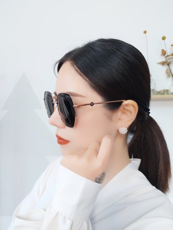 Occhiali Chanel P100