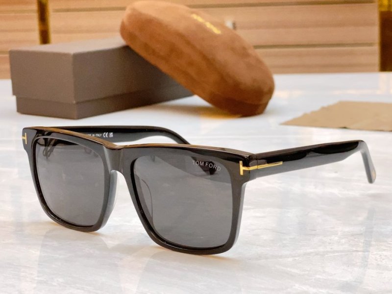 Occhiali Tom Ford P140