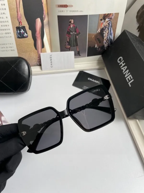 Occhiali Chanel P100