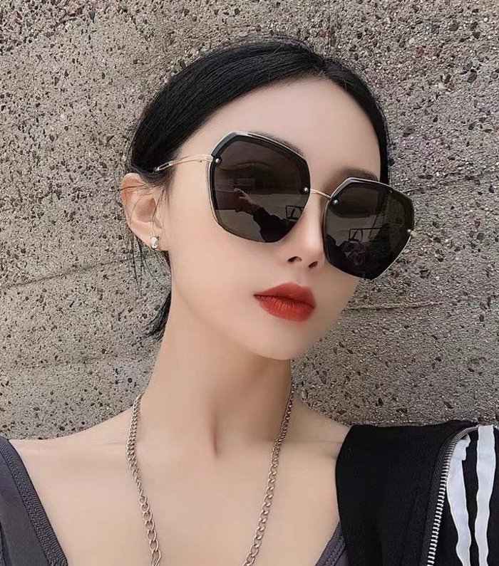 Occhiali Chanel x P100