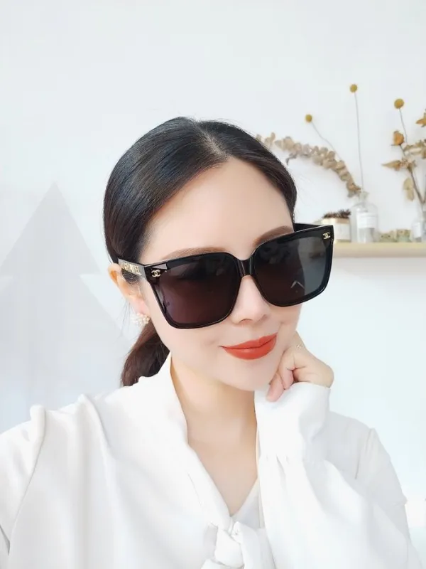 Occhiali Chanel P100