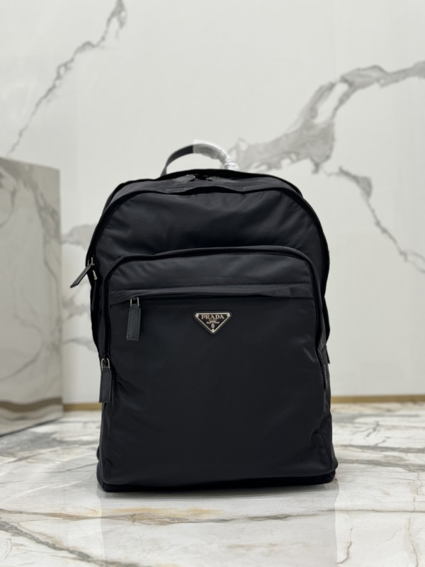 Prada  31x 43.5X 20cm 2VD048