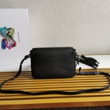 Prada  1BD314  23x 15.5x 9cm