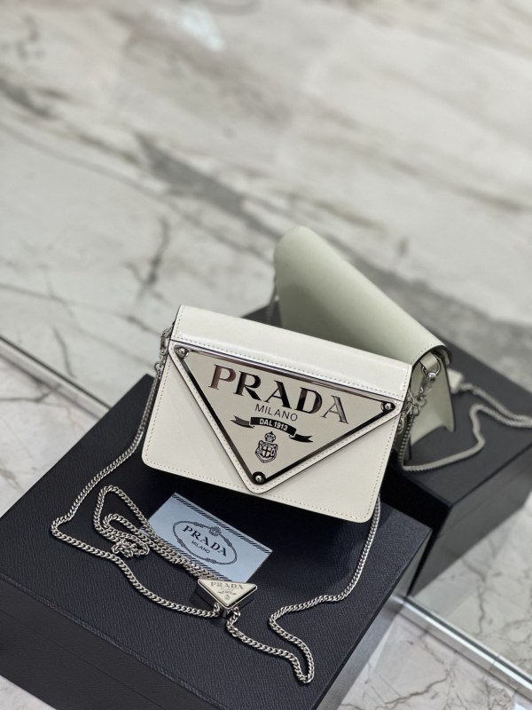 Prada 17×9.5×3.5cm 1BH189