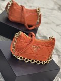 Prada  25 x 18x 7cm 1BC157
