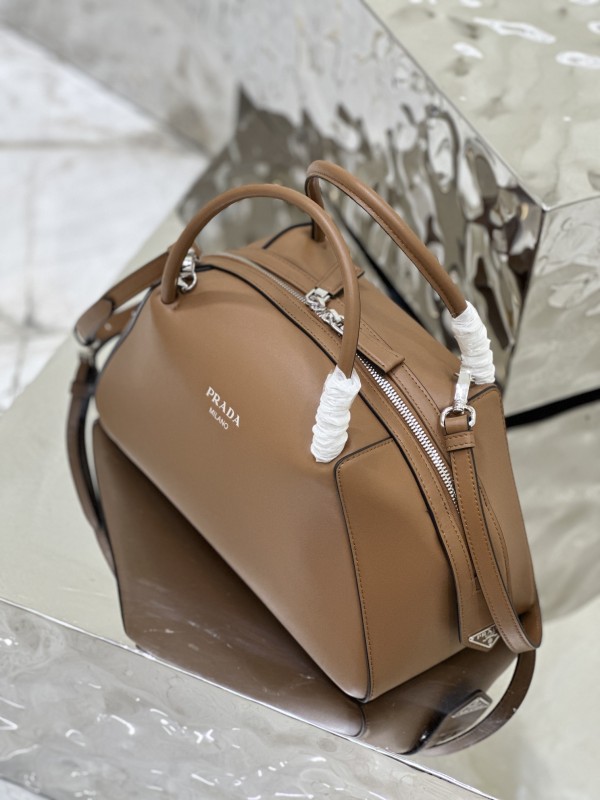 Prada 31×16×13.5cm 1BA365