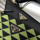 Prada  1BC176  26cm* 16cm* 13cm