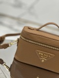 Prada 18x 11.5x 7.5cm 1BH202