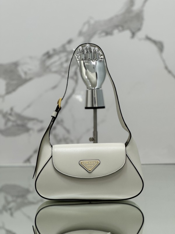 Prada  25× 5.5cm  1BD358