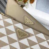 Prada  1BC176  26cm* 16cm* 13cm