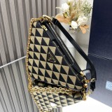 Prada  1BC176  26cm* 16cm* 13cm