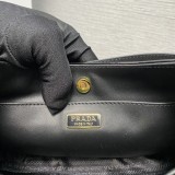 Prada  1BC169 22x 18.5x 4.5cm