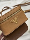 Prada 18x 11.5x 7.5cm 1BH202